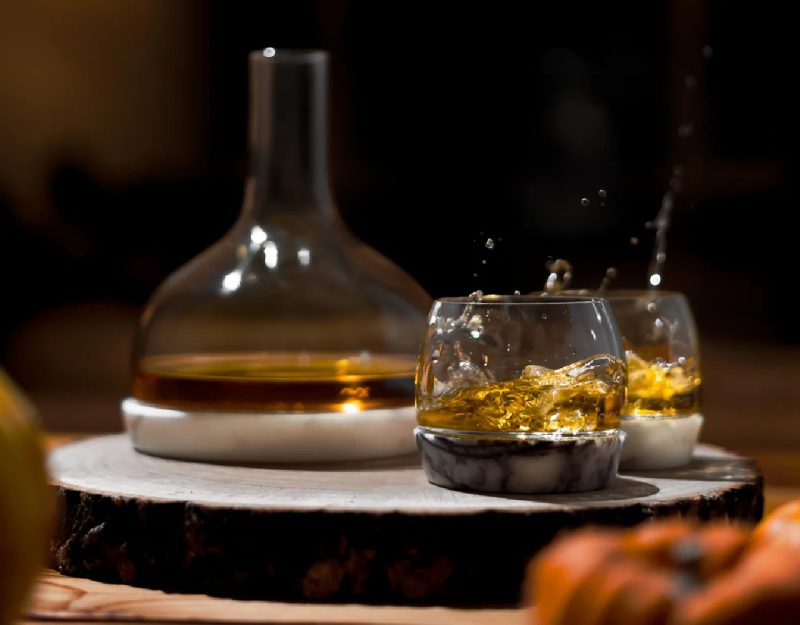 Nude Chill Whisky Tumbler With Marble Base (Clear)